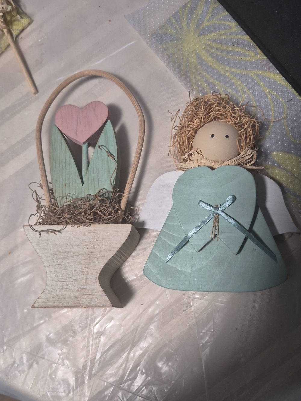 Wooden Pastel Angel & Tulip Basket Decorative Set